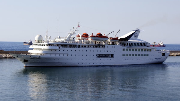 Lüks gemi, Alanya'da mahsur kaldı