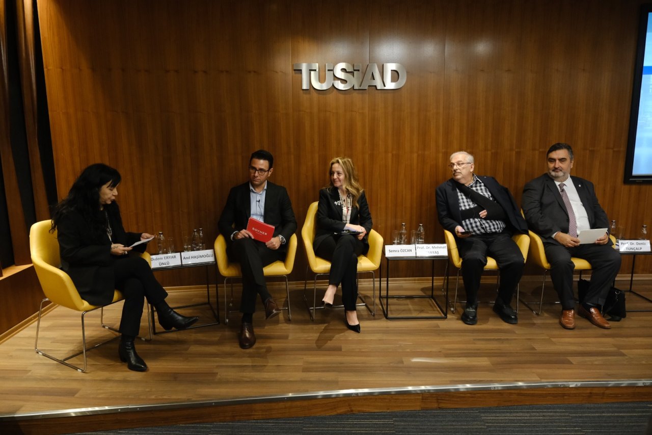 tusiad-e-ticaret-raporu-panel.jpg