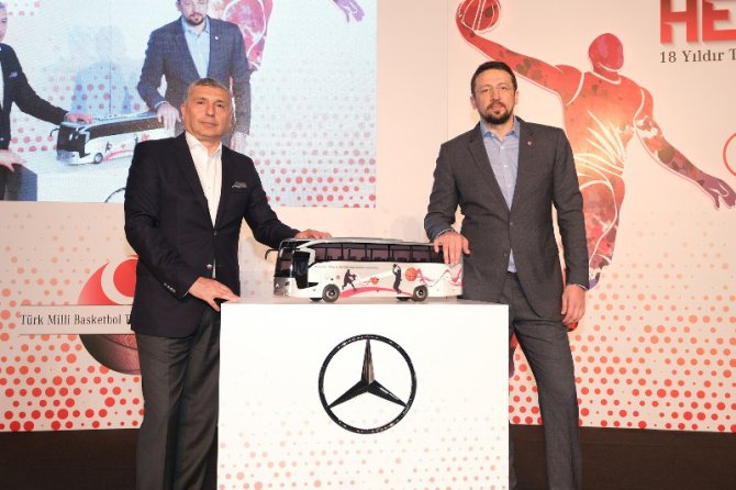 mercedes-benz-turk---turkiye-basketbol-federasyonu-imza-toreni_2.jpg