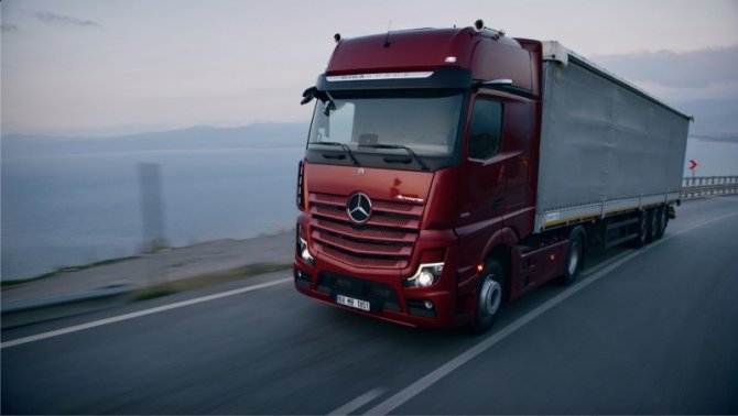 mercedes-benz-yeni-actros.jpg