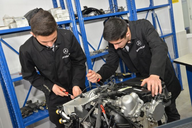 mercedes-ve-gencler-servis-egitimi2.jpg