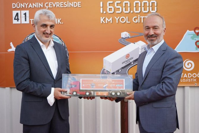 sol-turkish-cargo-operasyon-bsk.-vural-ursavas---sag-ortadogu-holding-icra-kurulu-uyesi-nusret-kayhan-apaydin-min.jpg